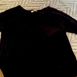 Women’s size 2 (plus size) long sleeve t shirt